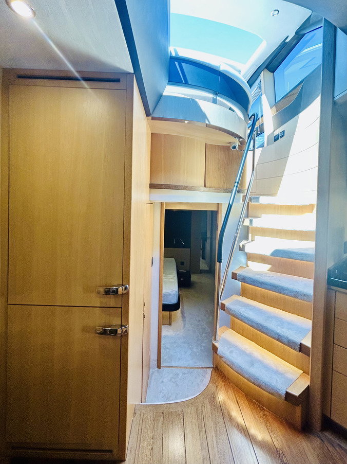 Princess V72