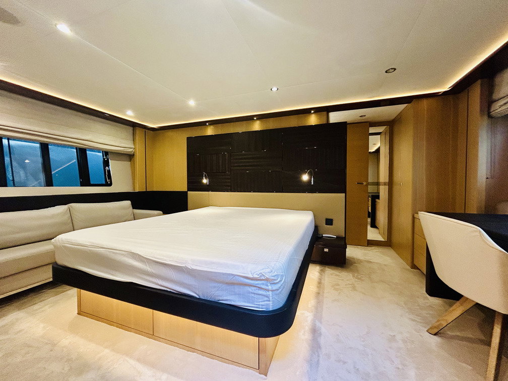 Princess V72