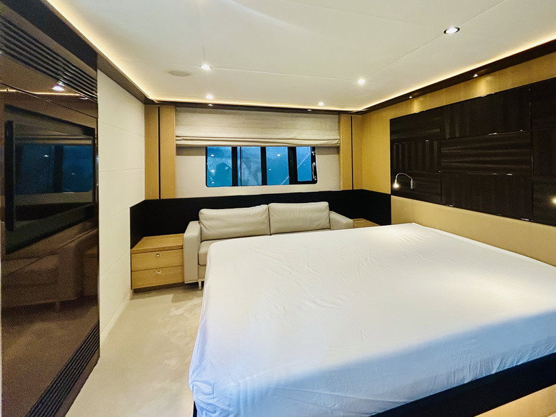 Princess V72