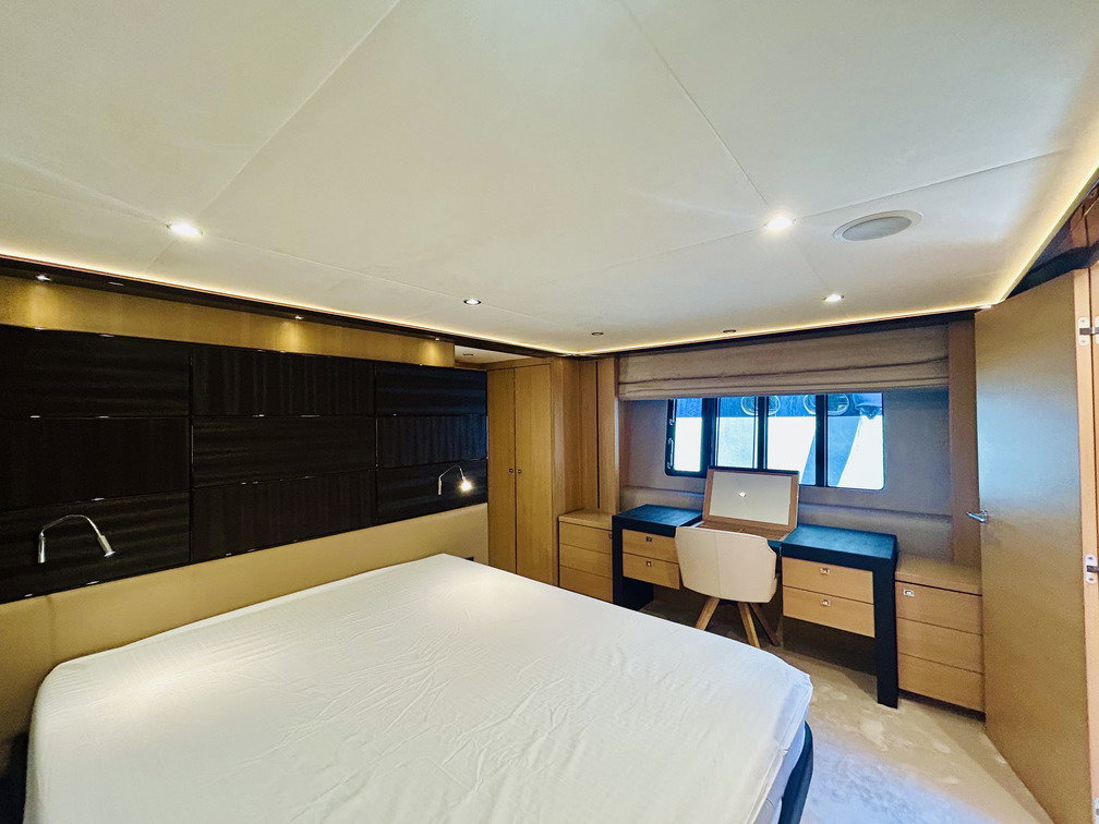 Princess V72