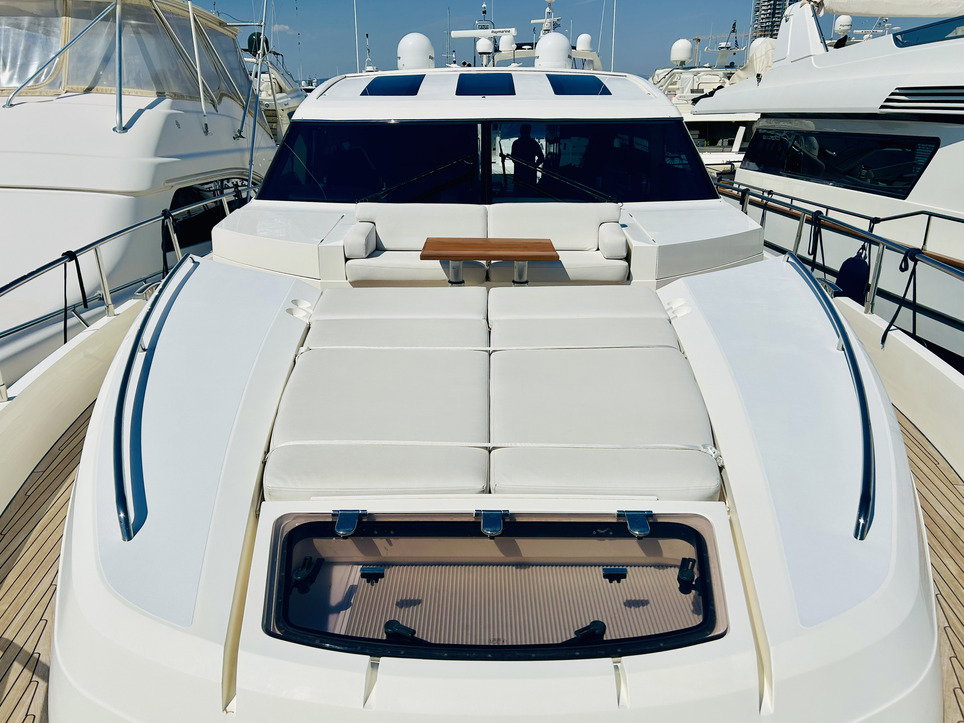 Princess V72