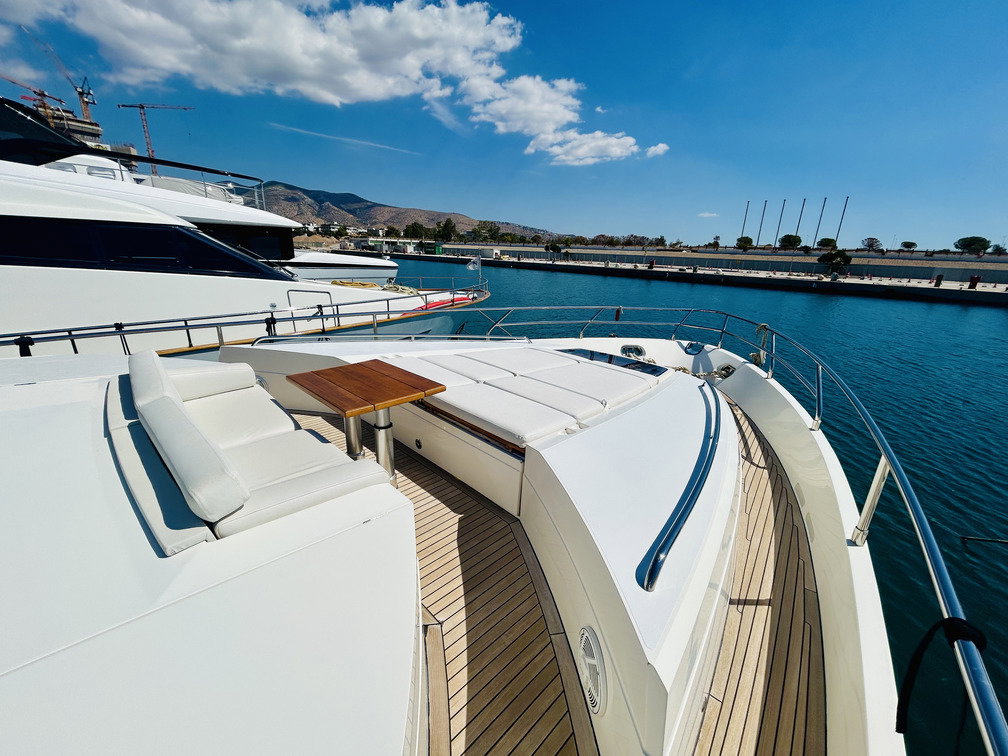 Princess V72