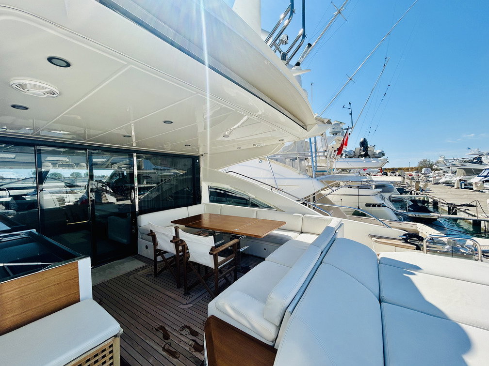 Princess V72