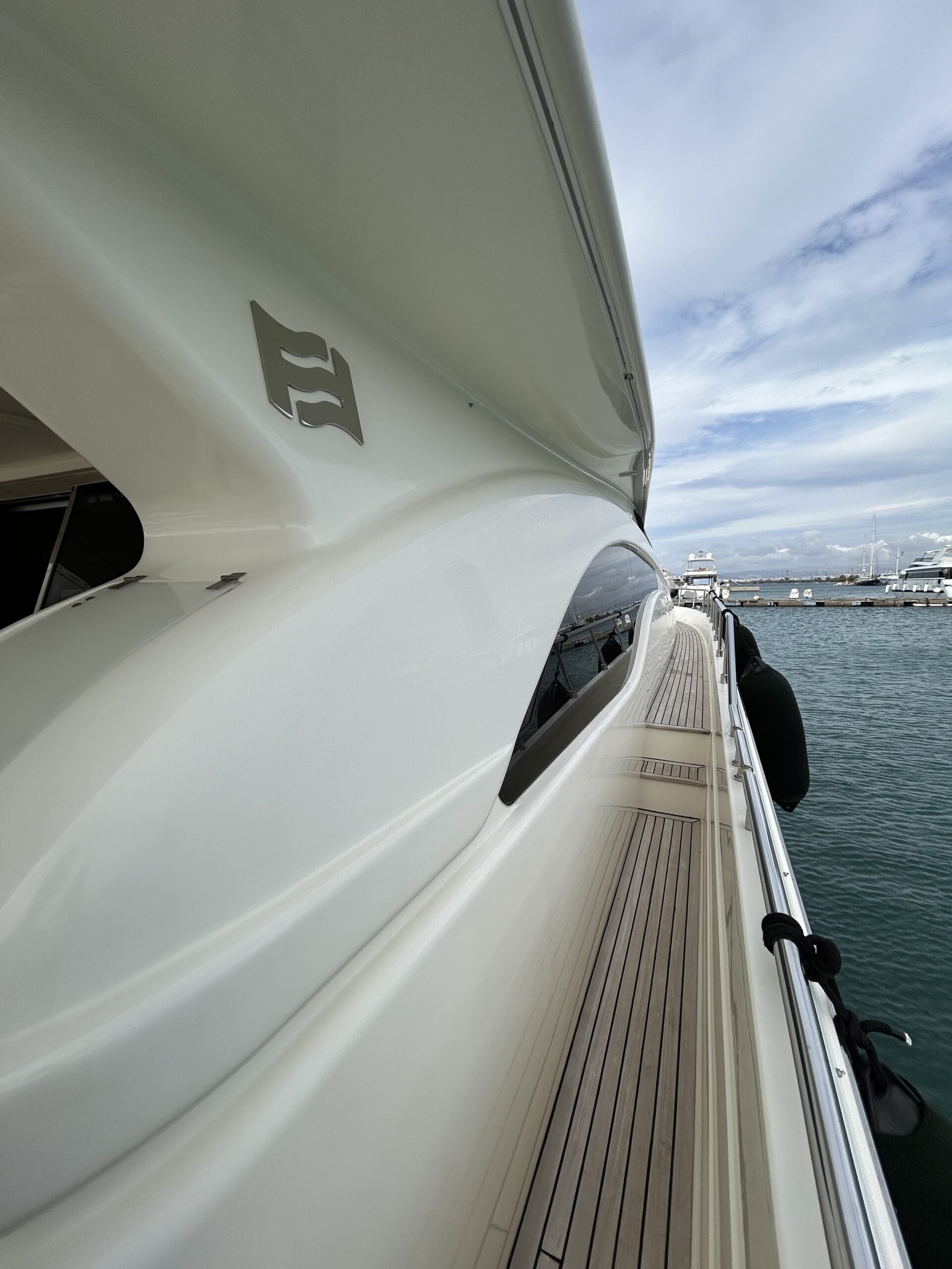 Ferretti 680