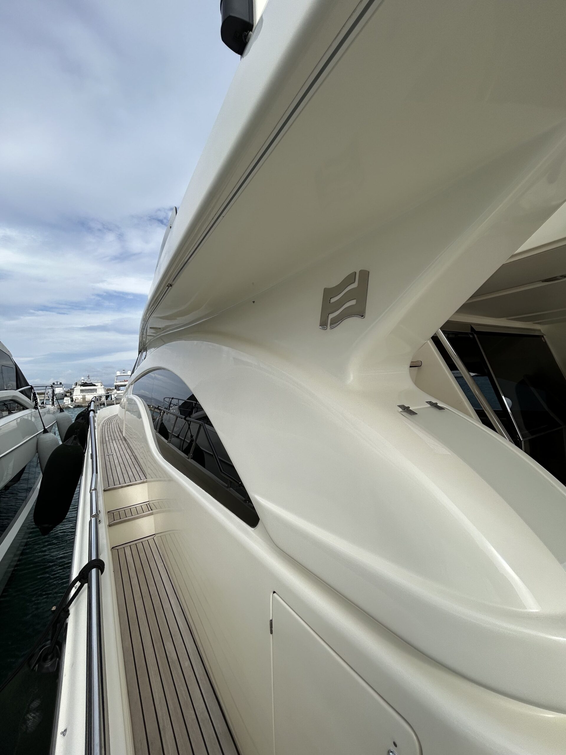 Ferretti 680
