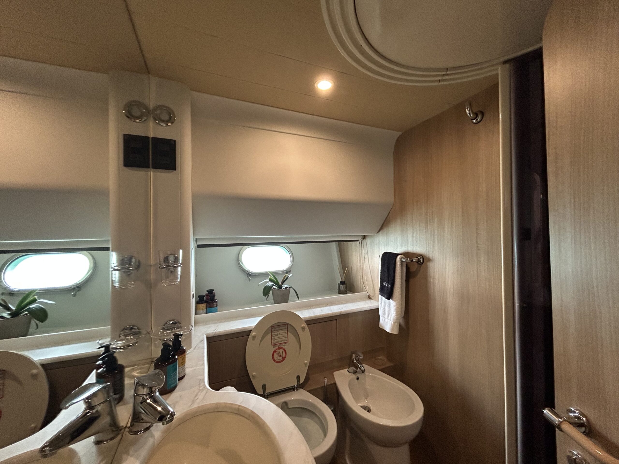Ferretti 680