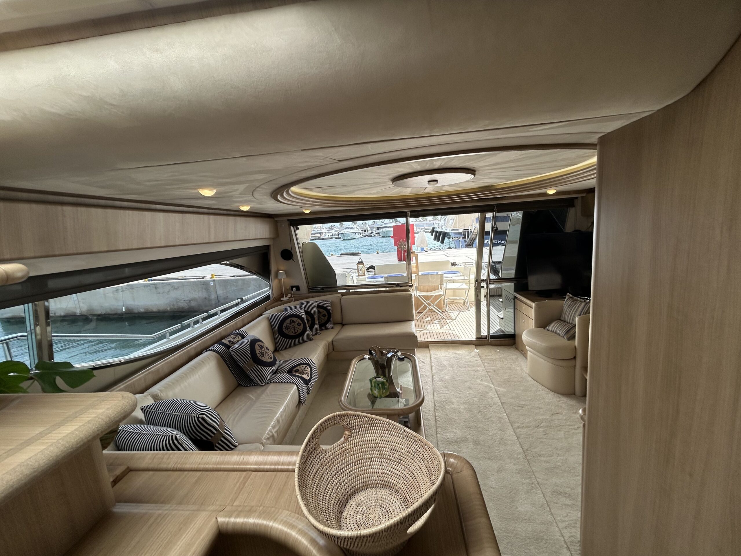 Ferretti 680