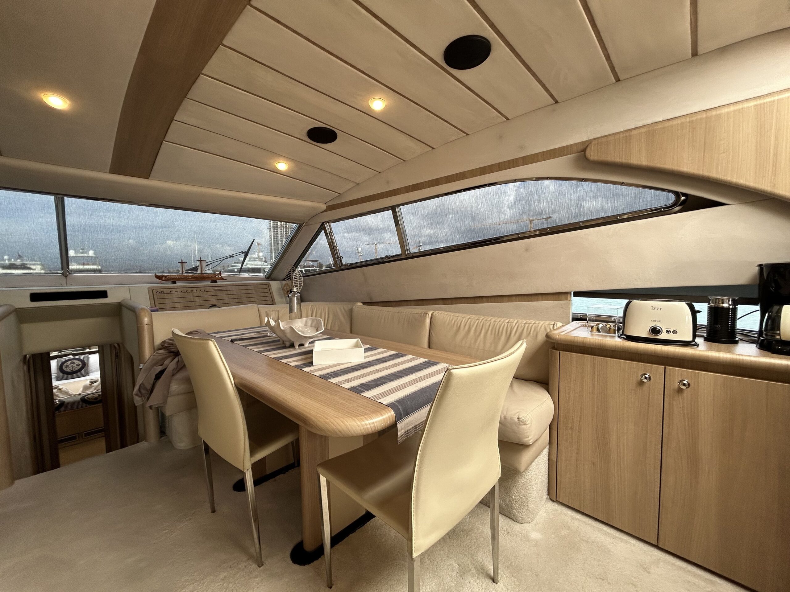 Ferretti 680