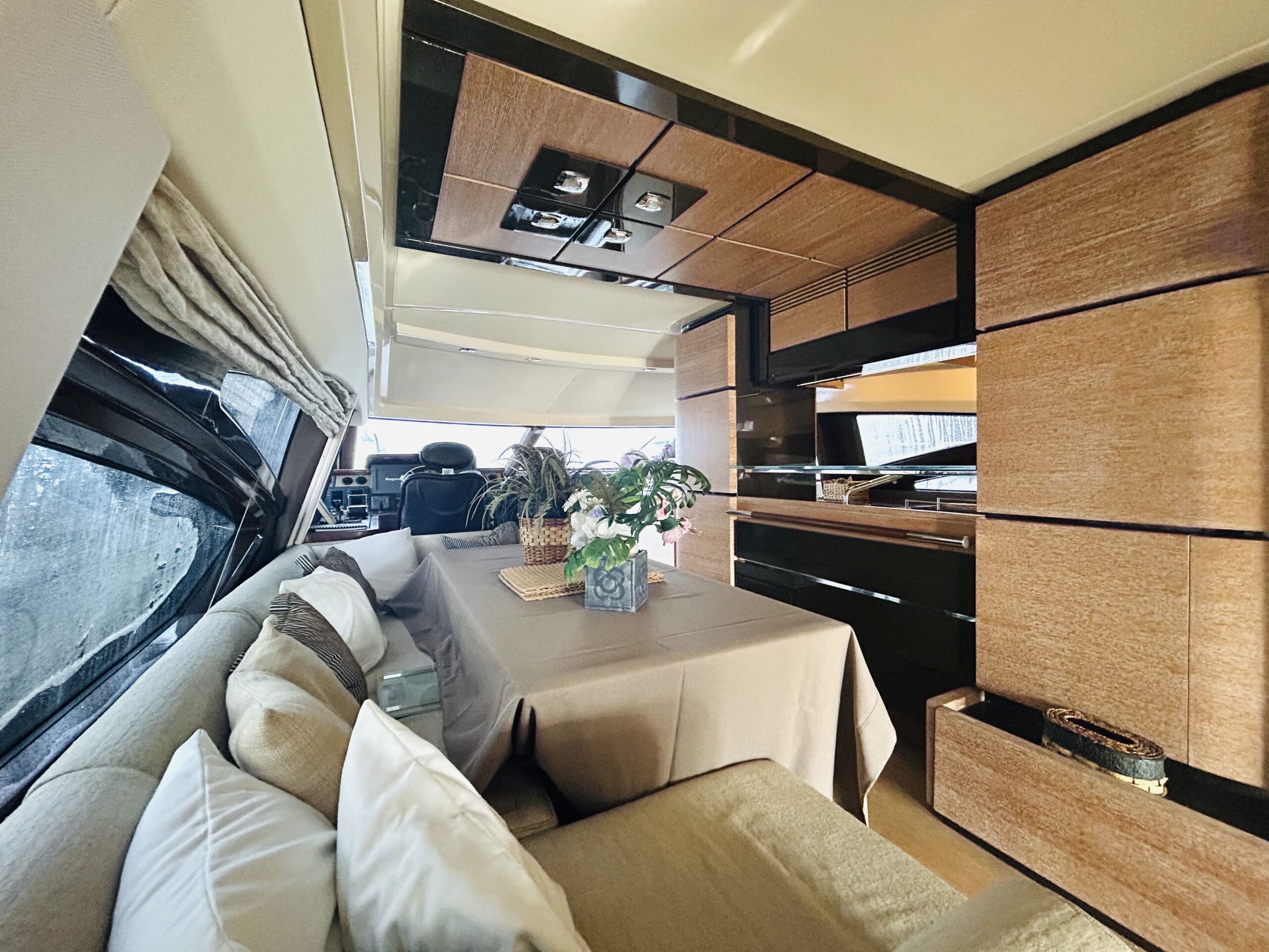 Azimut 70 Fly