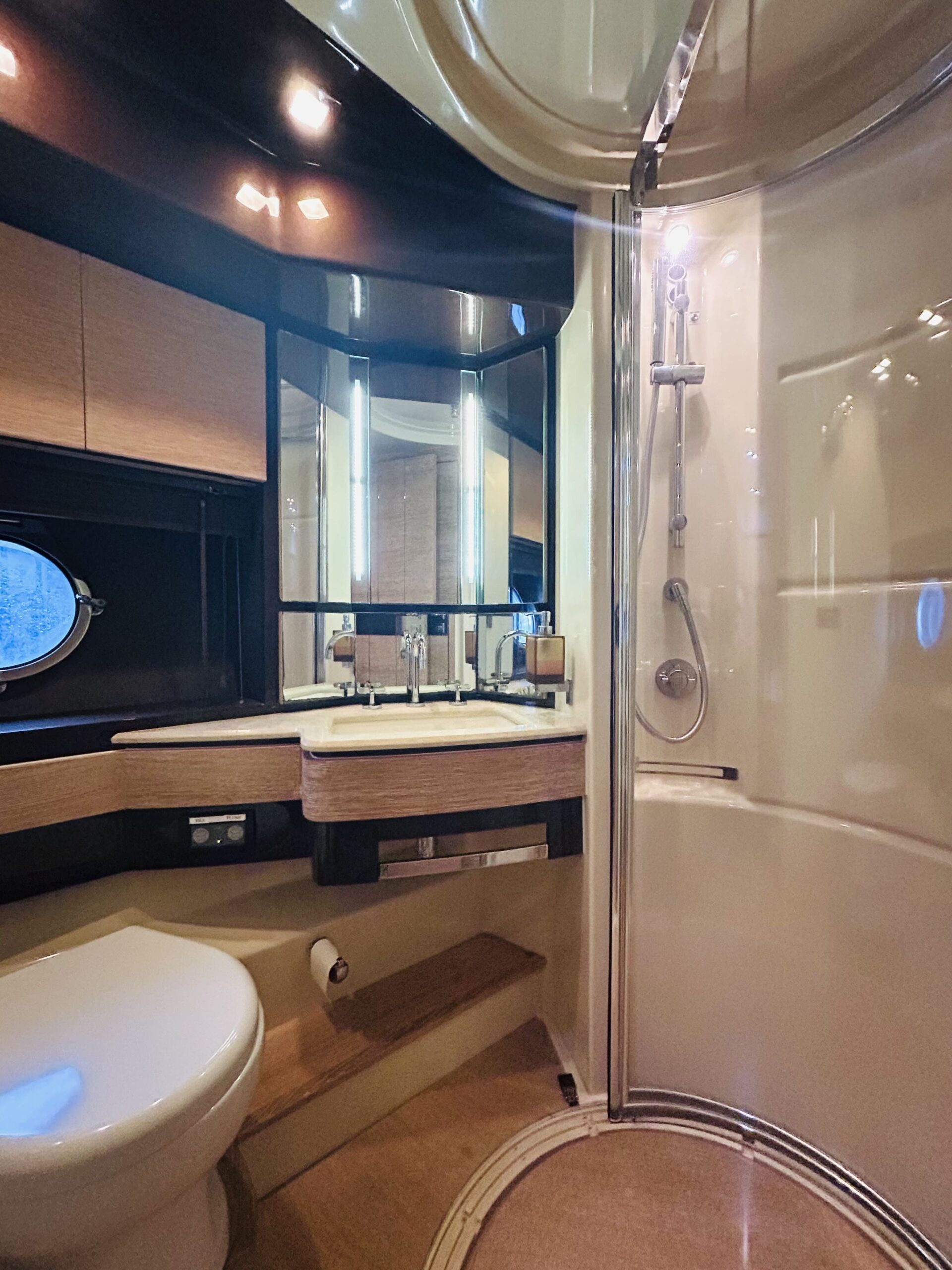 Azimut 70 Fly
