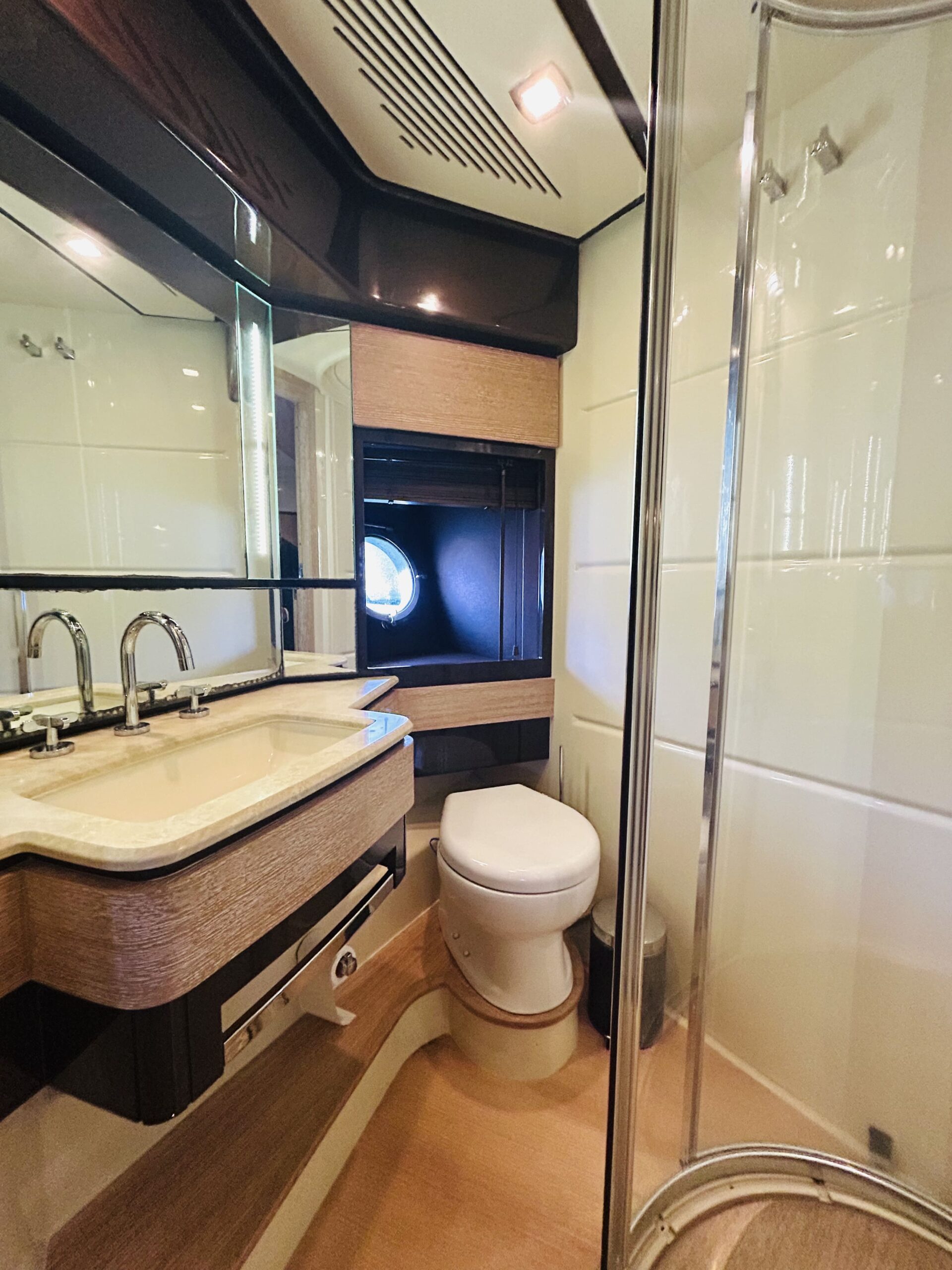 Azimut 70 Fly