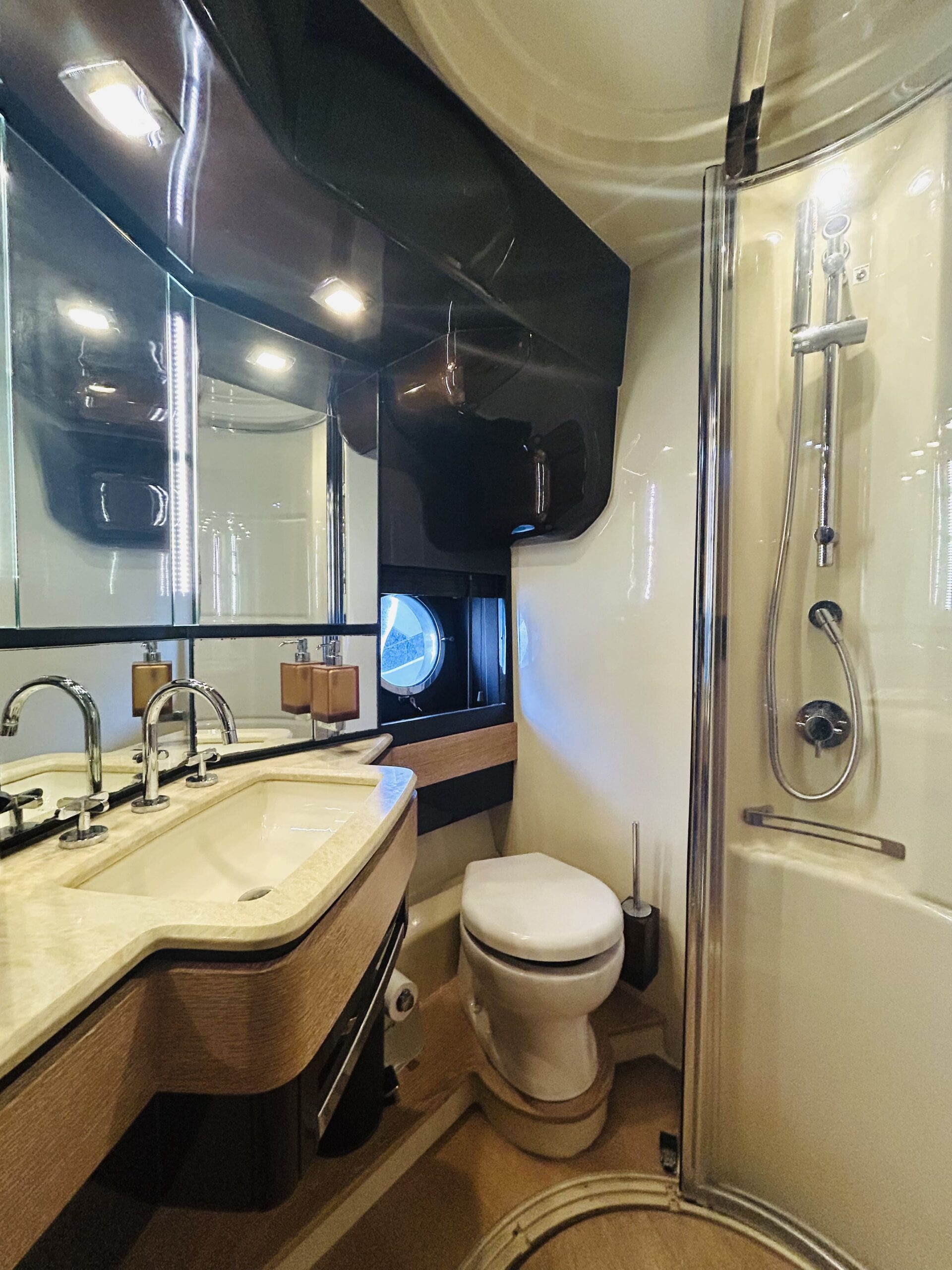 Azimut 70 Fly