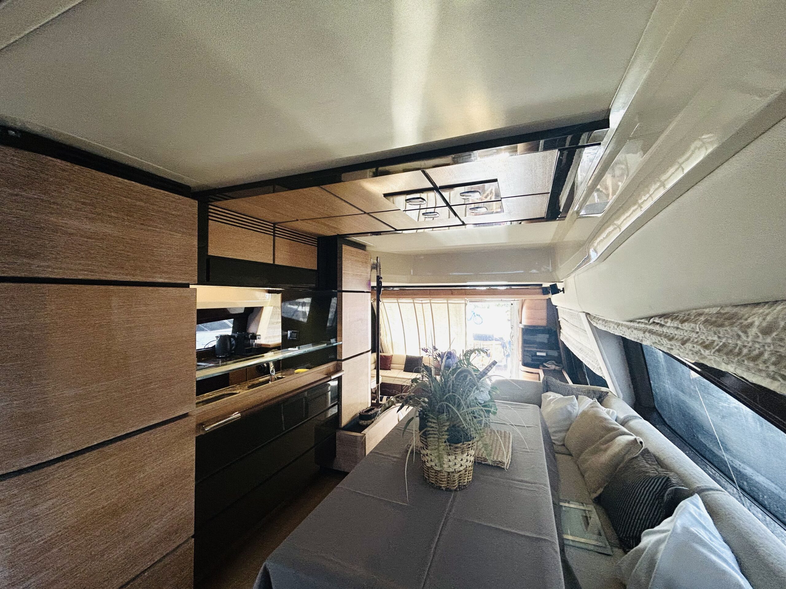 Azimut 70 Fly