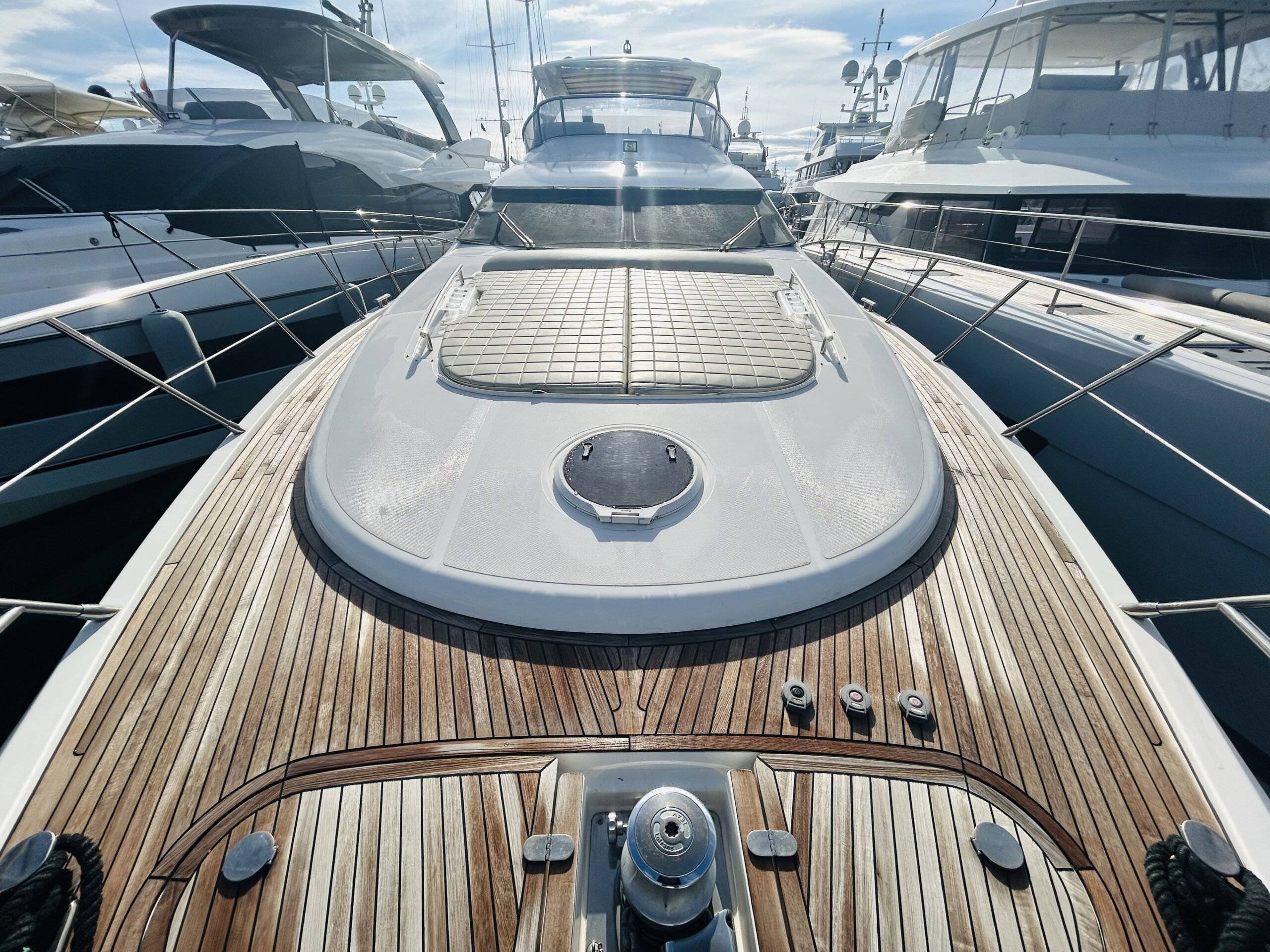 Azimut 70 Fly