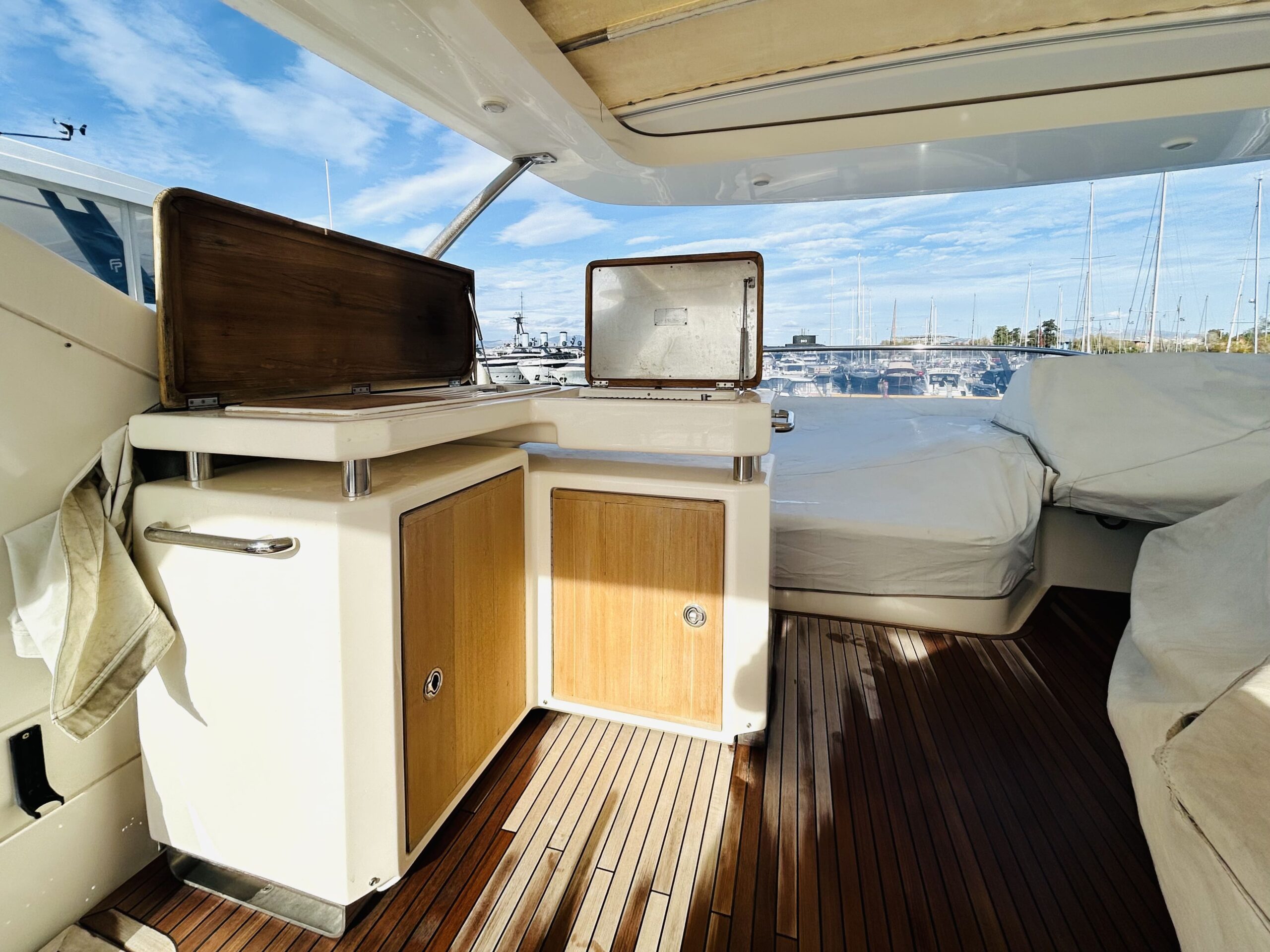 Azimut 70 Fly