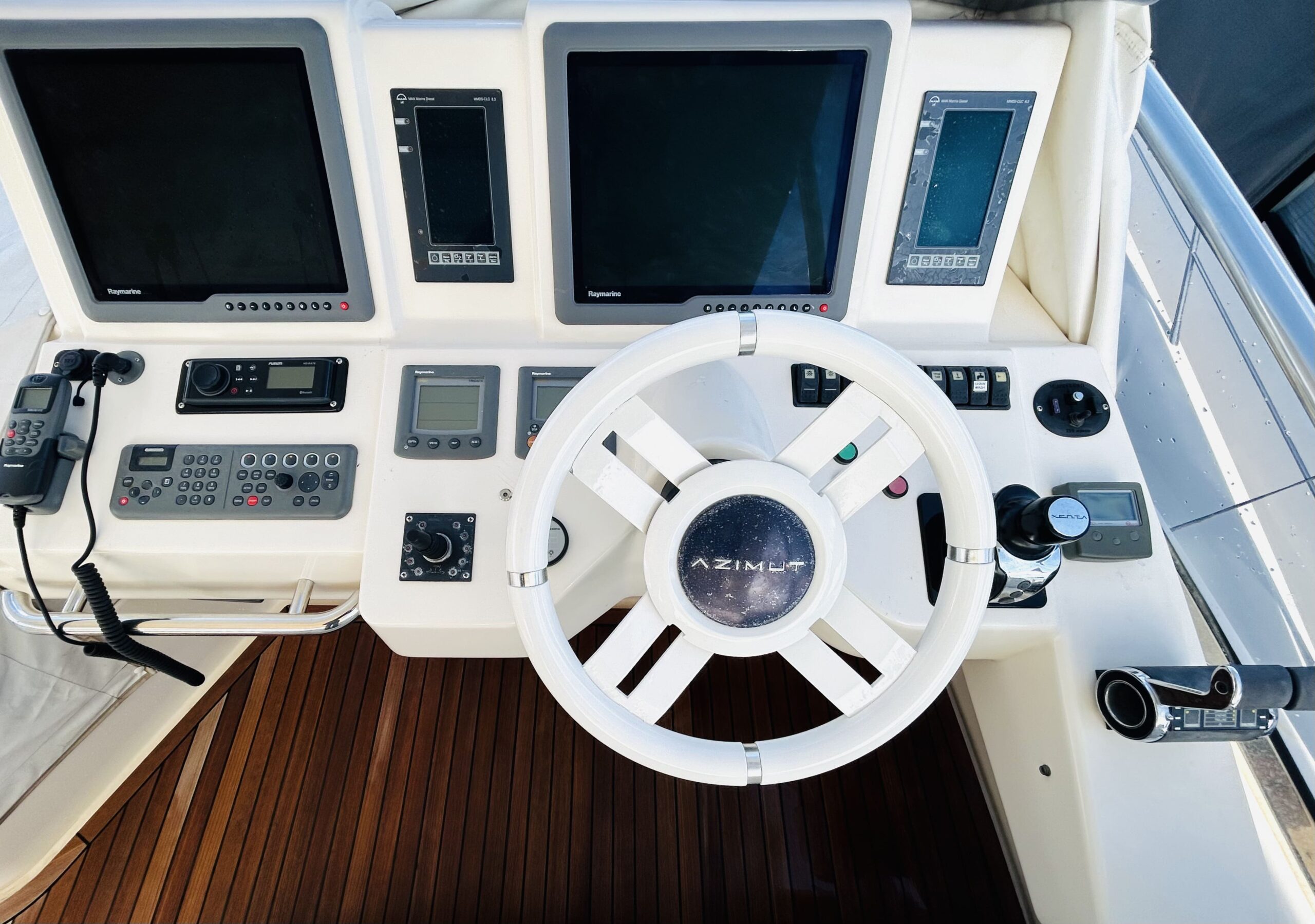 Azimut 70 Fly