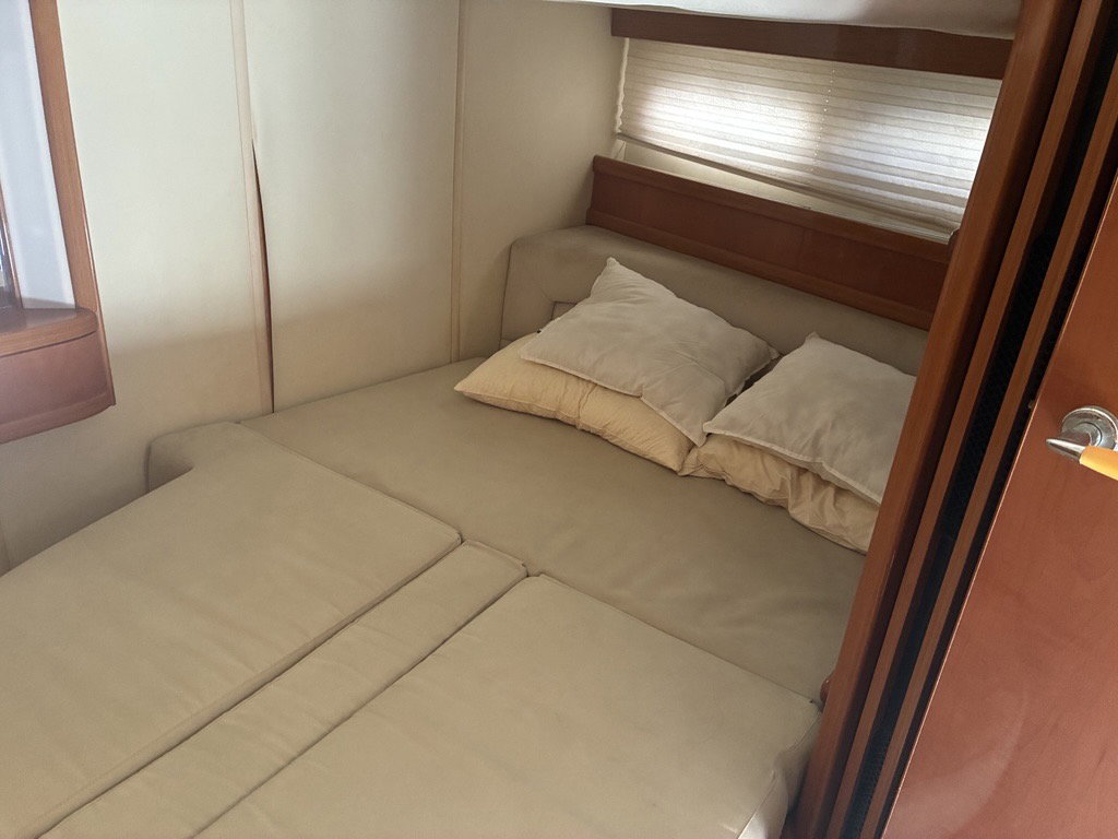 Sealine S48