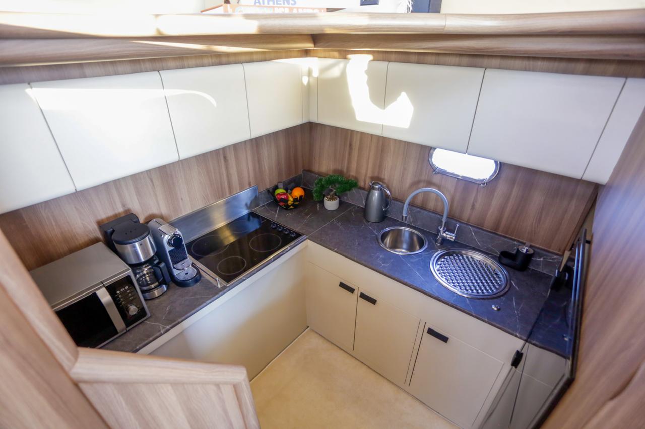 Ferretti 57