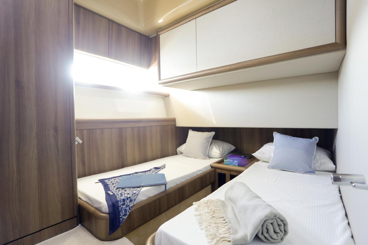 Ferretti 57