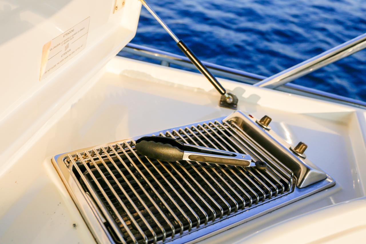 Ferretti 57