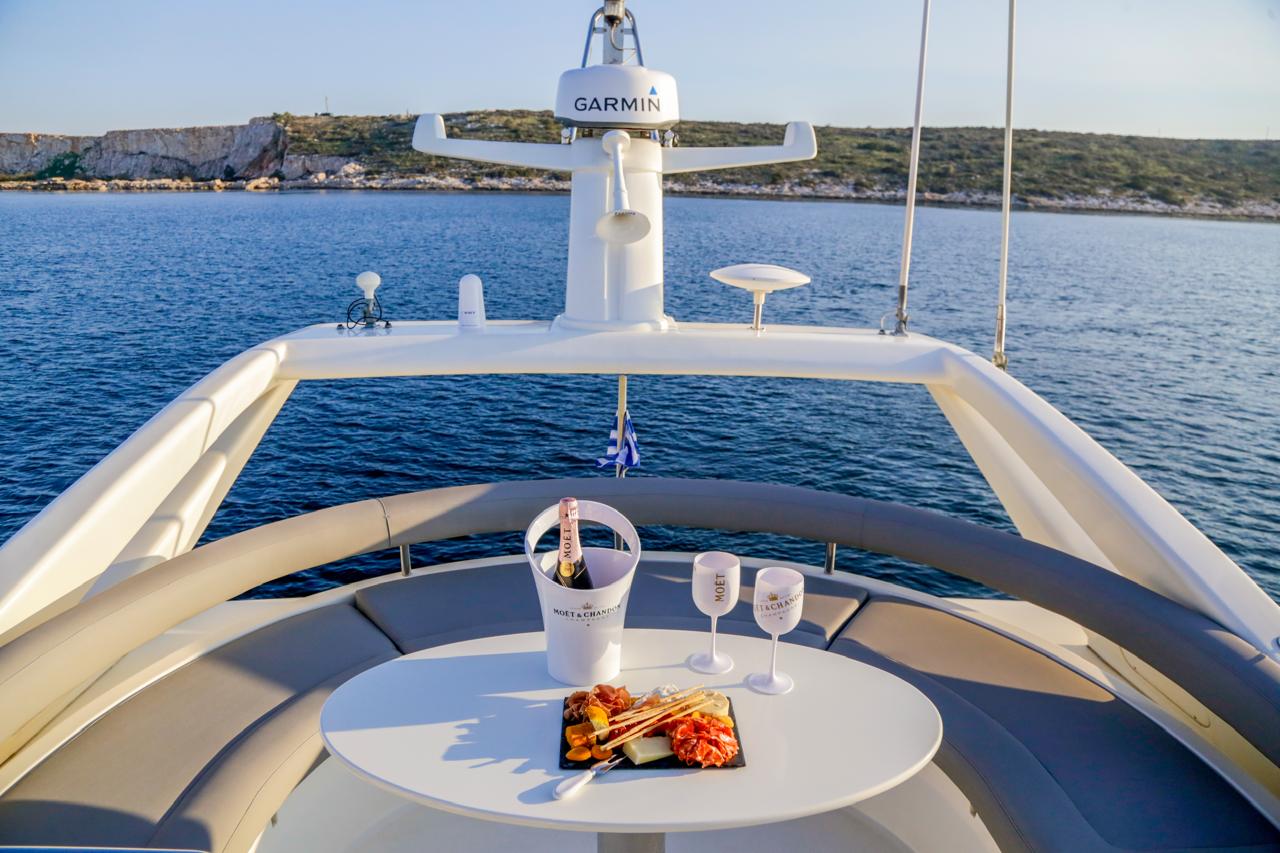 Ferretti 57
