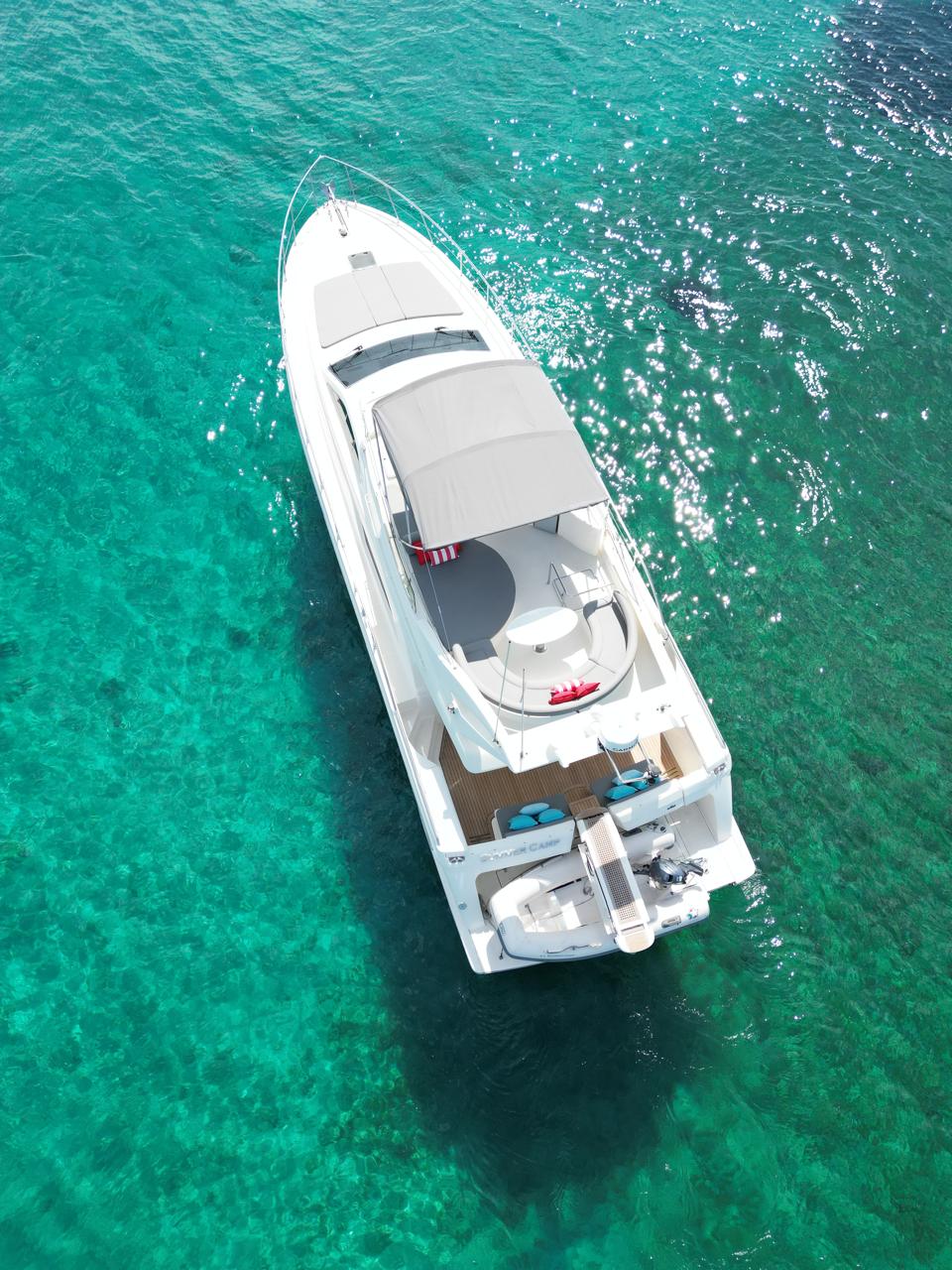 Ferretti 57