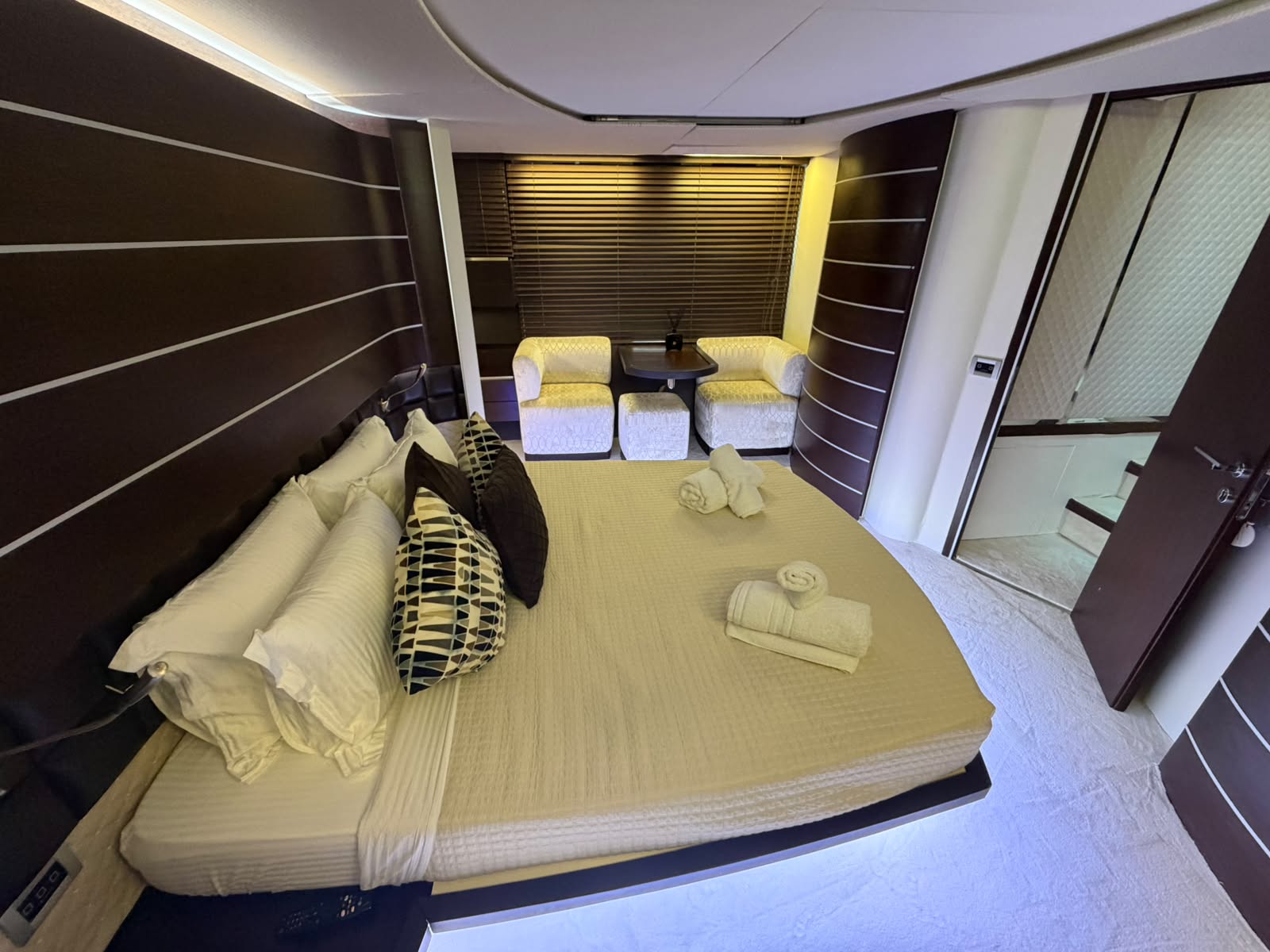 Azimut 86S