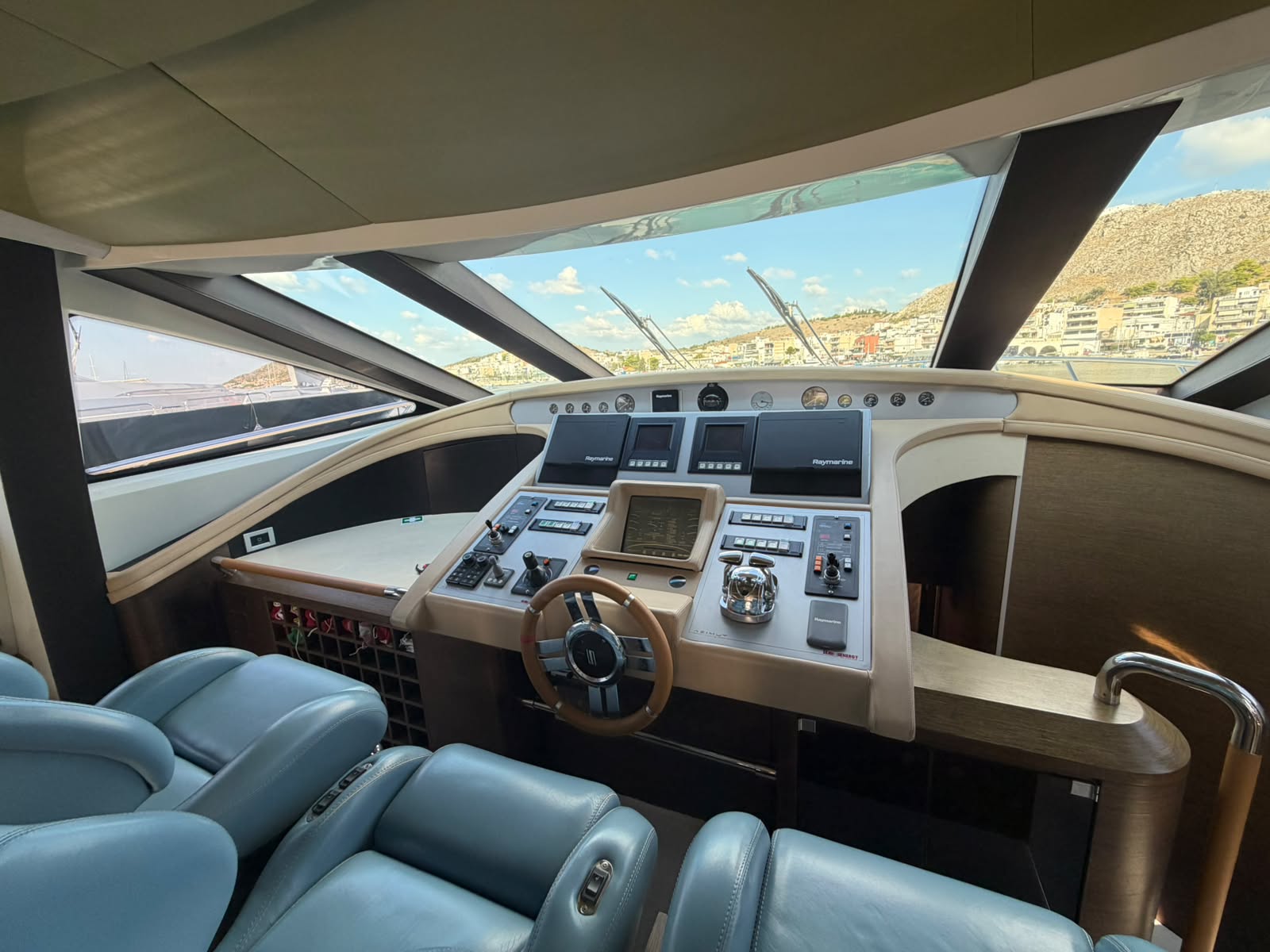 Azimut 86S
