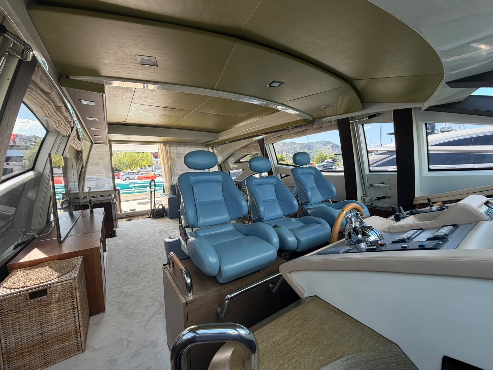 Azimut 86S