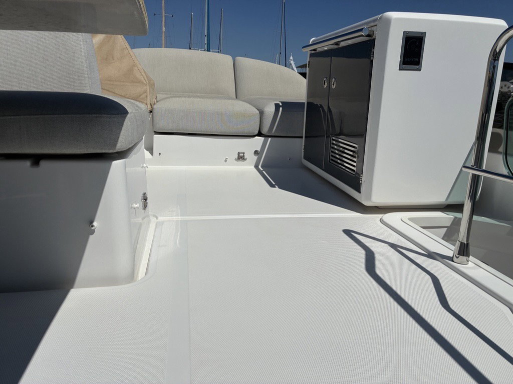 Azimut 53