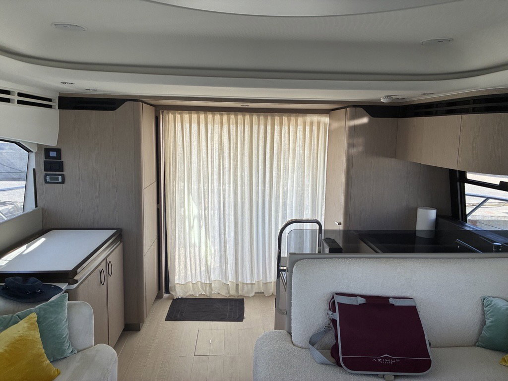 Azimut 53